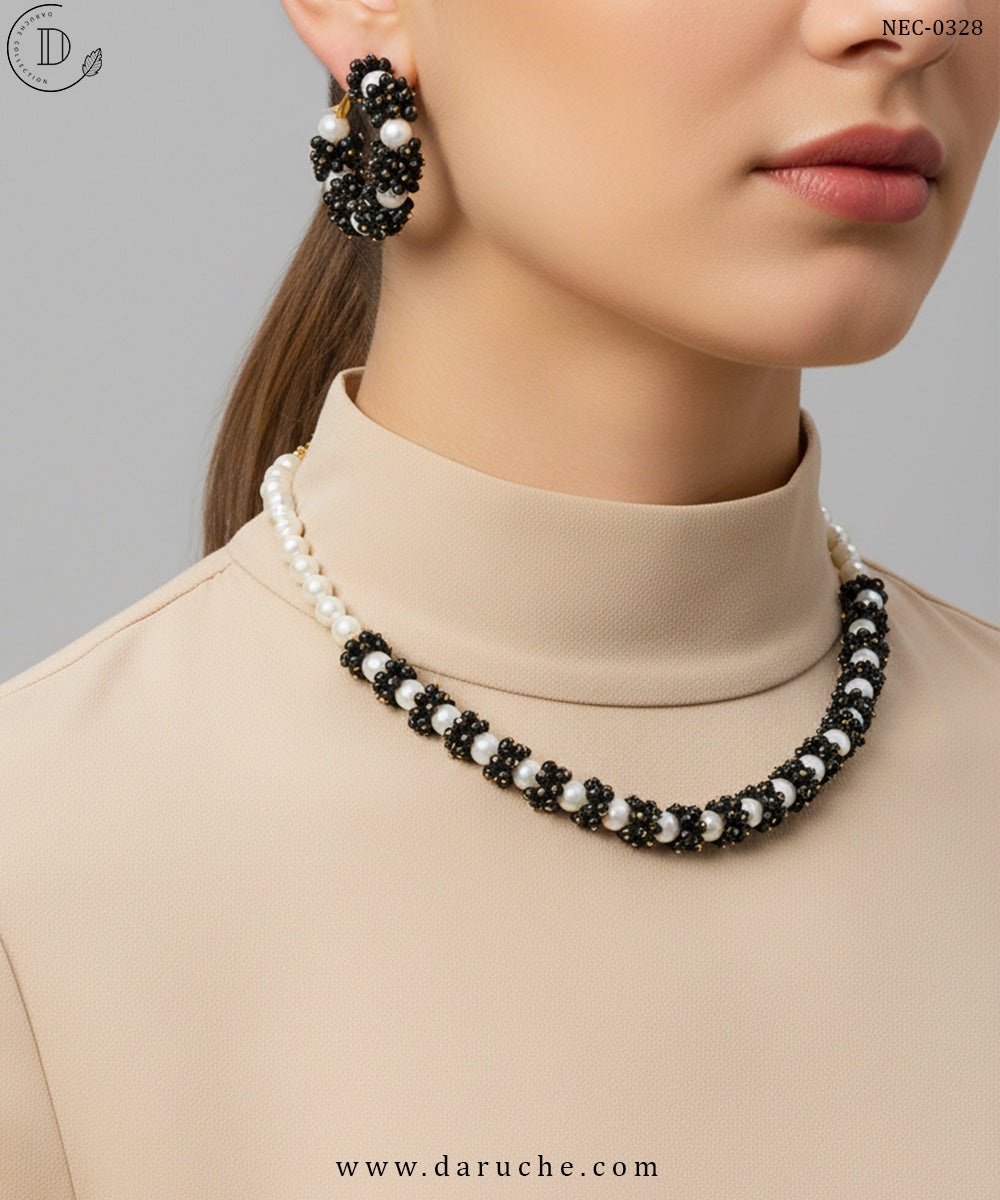Black & White Pearl Necklace Set