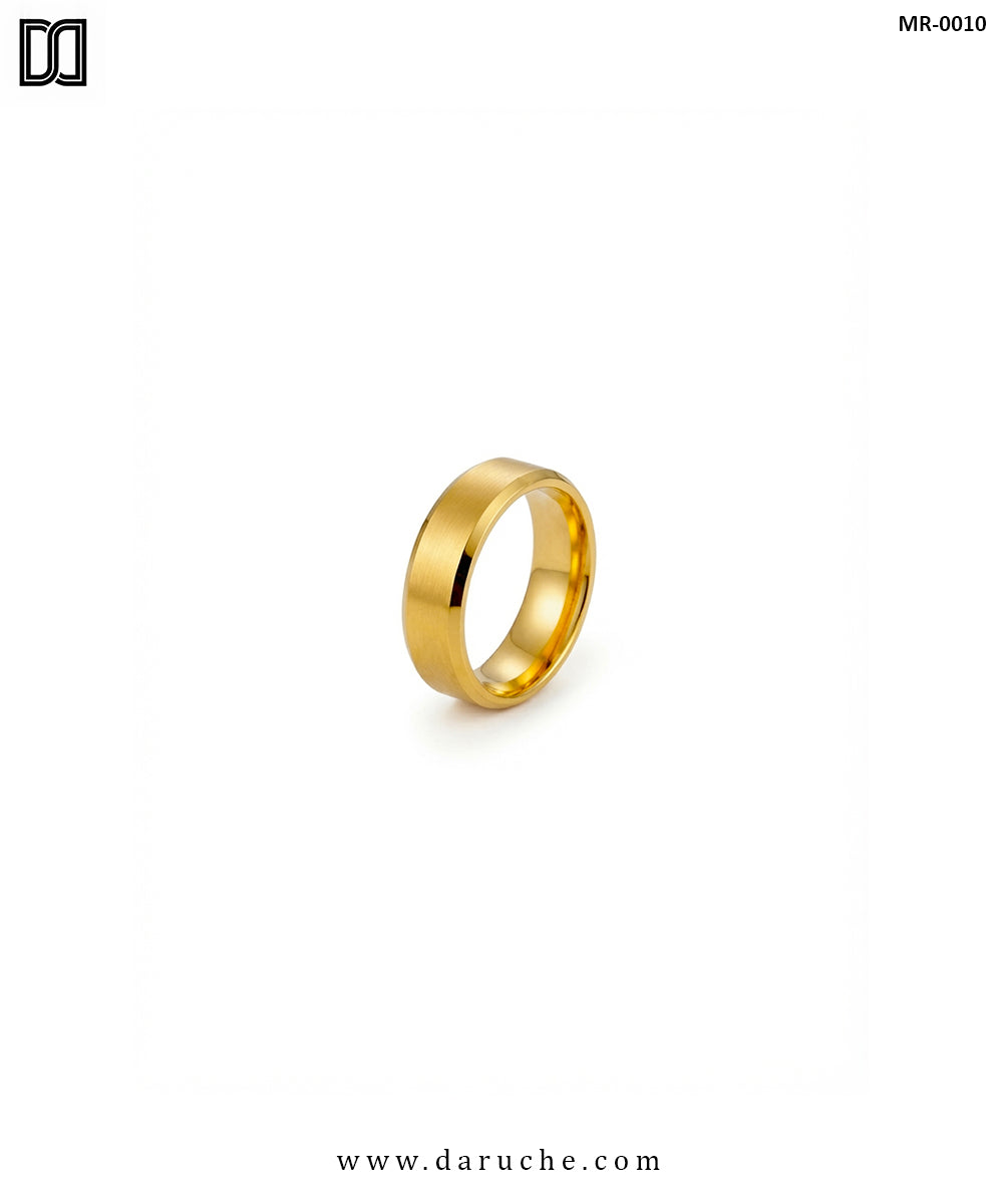 Onyx Edge Golden Band Ring