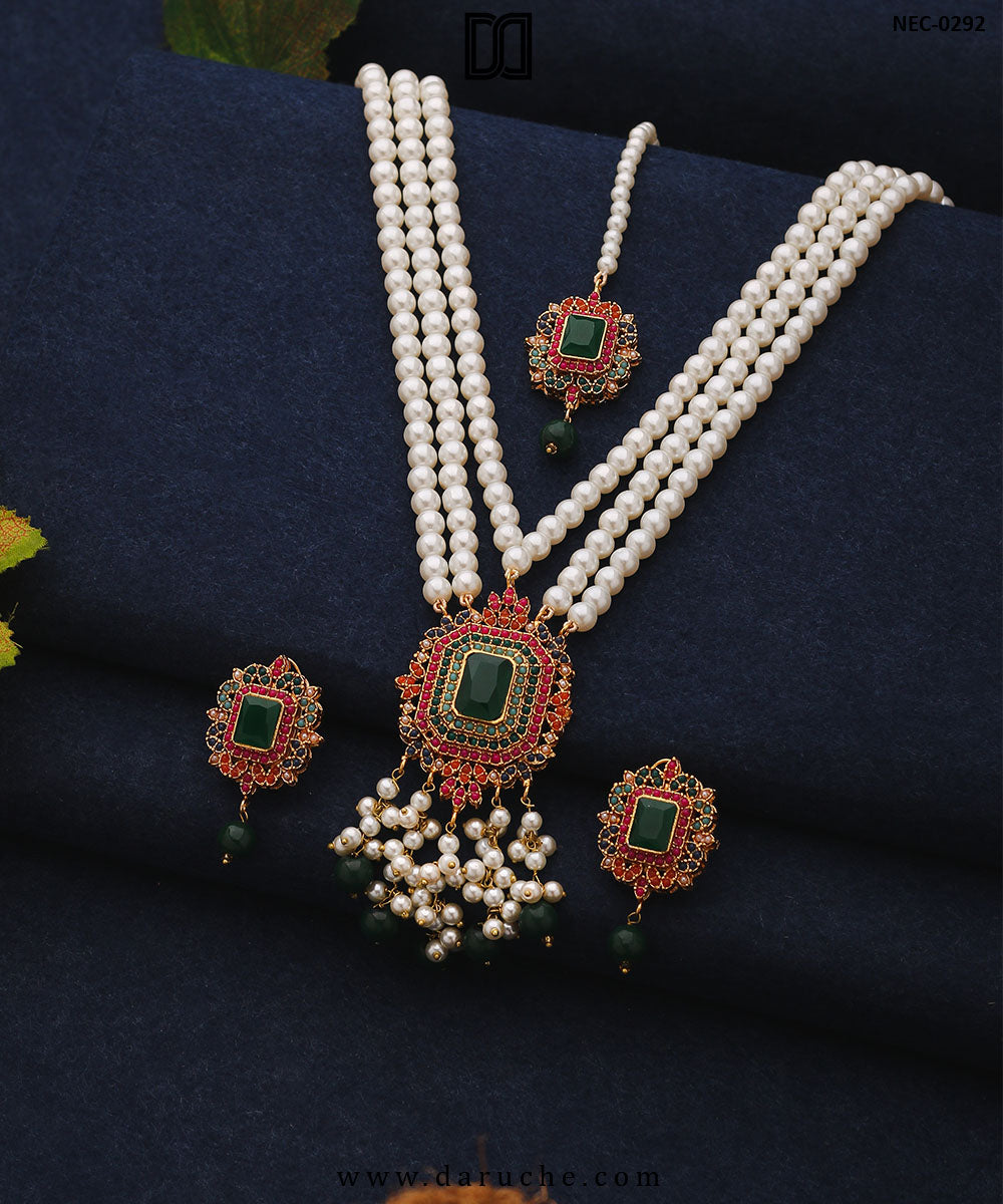 Solenne Emerald Naurattan Necklace Set